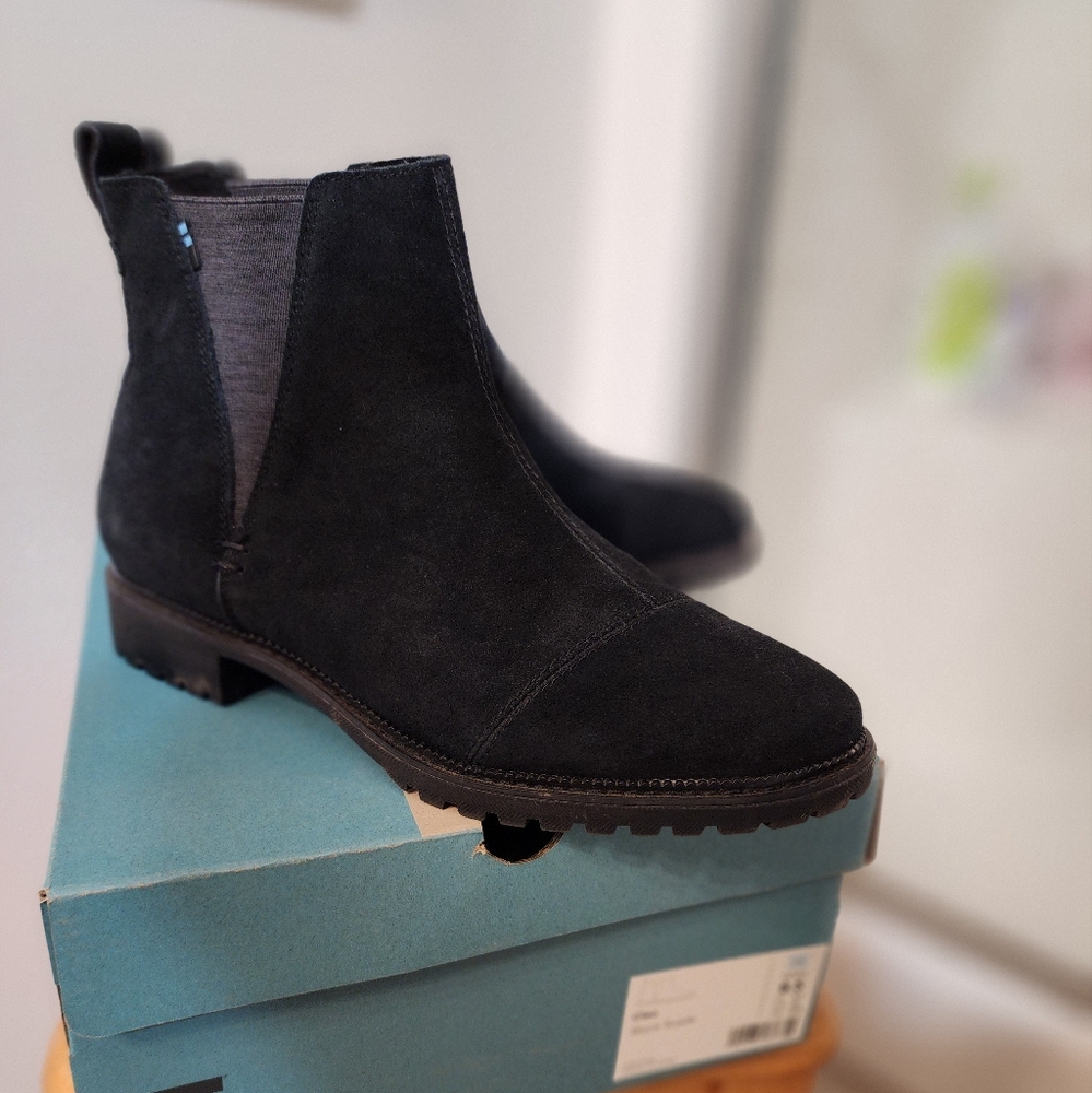 Toms Cleo Black Suede Ankle Boots